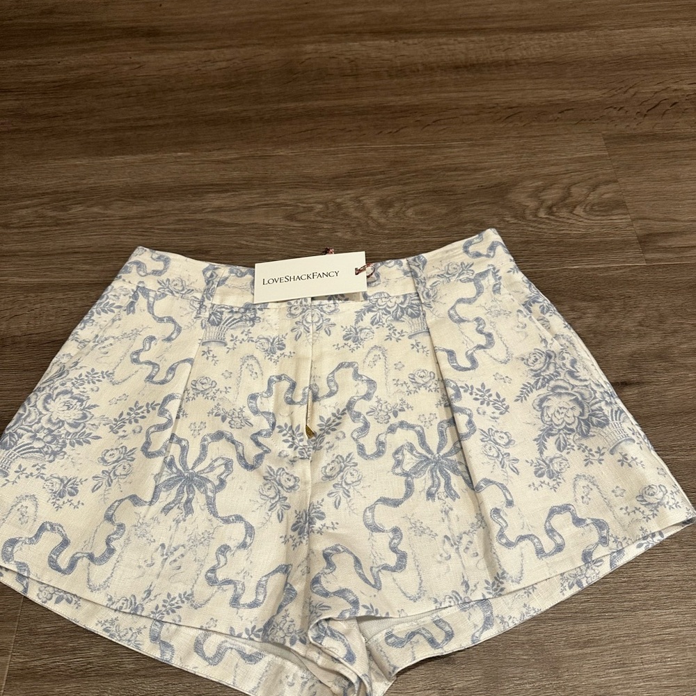 Loveshackfancy lacette pleated printed linen shorts size 2. NWT.